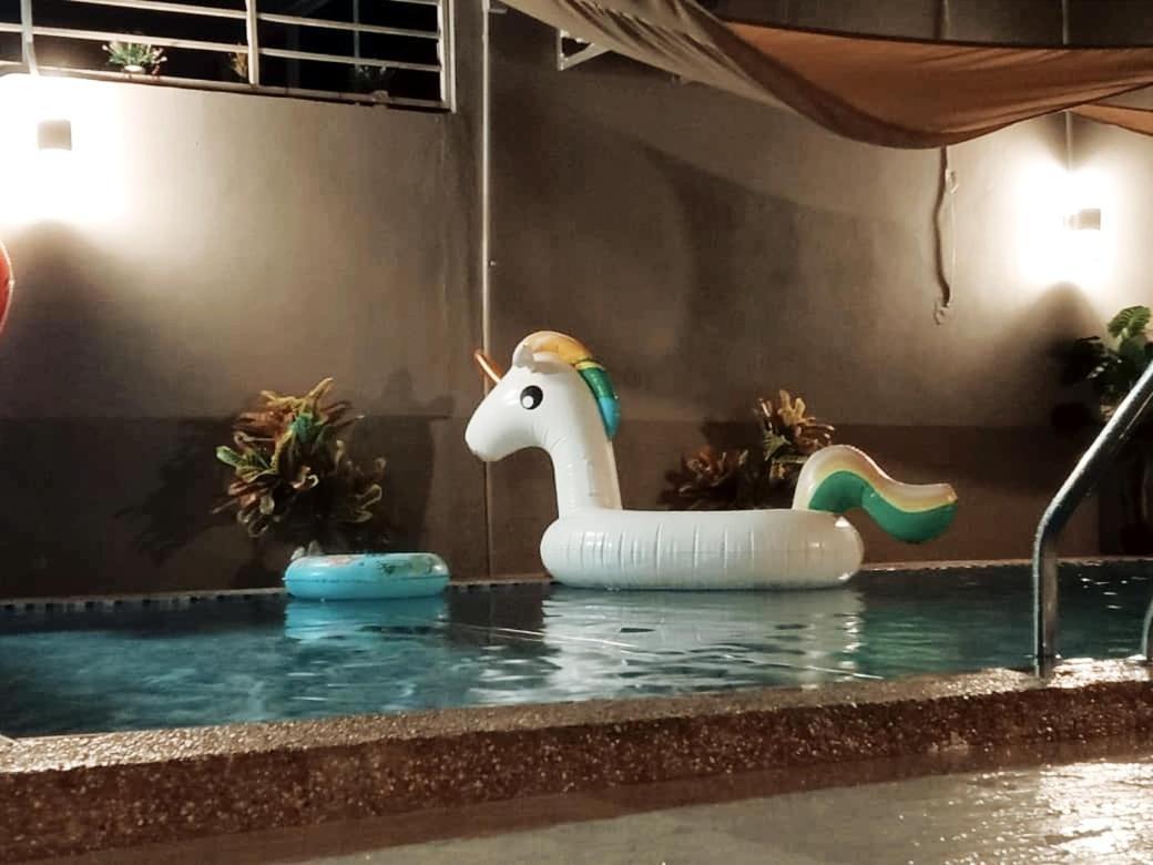 Rantau PanjangPrivate Pool Cassa Dinies, Wifi , Bbq,10 Pax别墅 外观 照片