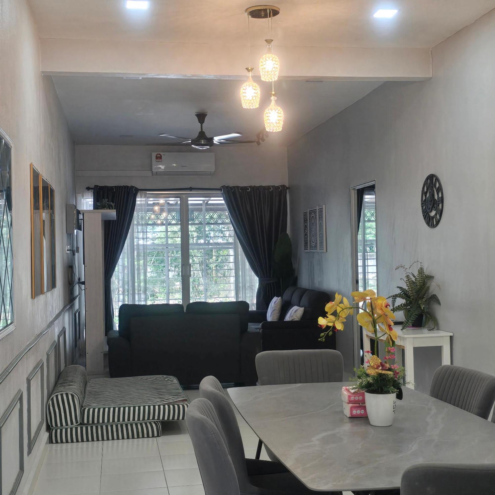 Rantau PanjangPrivate Pool Cassa Dinies, Wifi , Bbq,10 Pax别墅 外观 照片