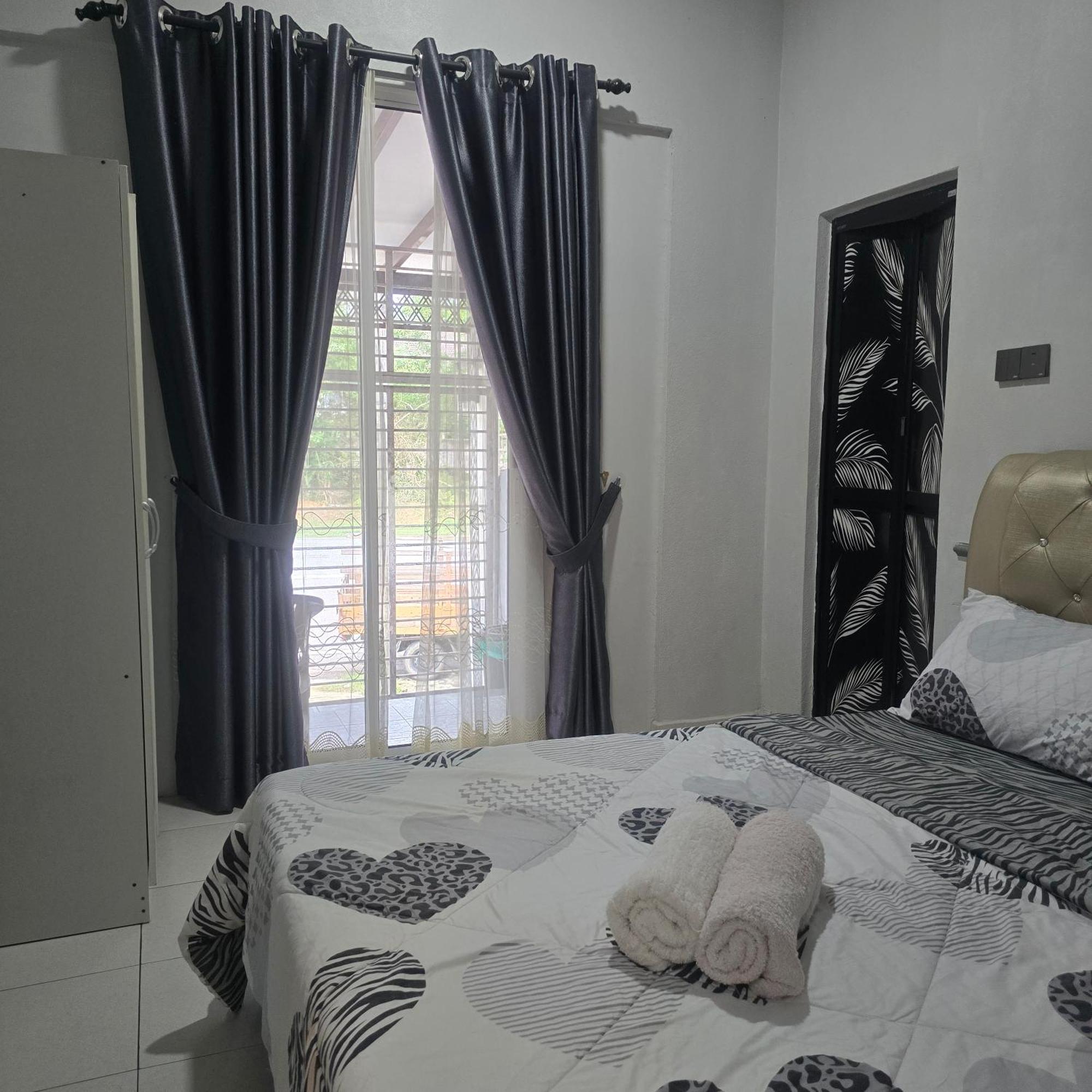 Rantau PanjangPrivate Pool Cassa Dinies, Wifi , Bbq,10 Pax别墅 外观 照片